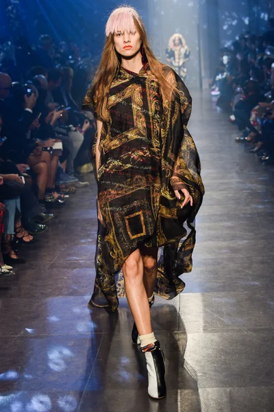 Look 49